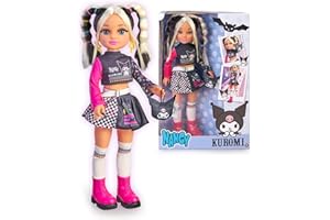 Nancy Fashion Kuromi - Muñeca de Look Rebelde con Cabello Bicolor, Camiseta a Cuadros, Mini Falda y Botas Rosadas de Caña Alta, Incluye Bolso a Juego, +3 años, Famosa (NACA8000)