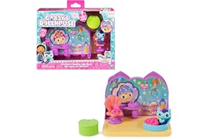 DREAMWORKS GABBY'S DOLLHOUSE - Deluxe Room Spielset,Wellness Raum mit Meerkätzchen (engl. MerCat), Möbelstücken und thematischem Zubehör, ab 3 Jahren