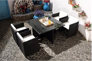 CONCEPT USINE | Salon de Jardin Encastrable Résine Tressée 4 Personnes | Miami | Résine Noir Coussins Blancs | Table Plateau de Verre Amovible + 4 Fauteuils | Coussins Déhoussables | Résiste à l'eau