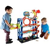 Hot Wheels 2 adet metal araba ile birlikte gelen, 50'den fazla 1:64 &ouml;l&ccedil;ekli araba i&ccedil;in saklama alanına sahip, 4 katlı oyun pi