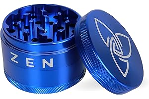 ZEN VAPORIZERS Zen XXL Grinder in alluminio estremamente leggero, antiruggine e robusto, con raschietto nello scomparto per il polline, diametro 6,30 cm, lama molto affilata e coperchio magnetico (Blu)