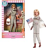 Barbie G&uuml;m&uuml;ş rengi uzay kıyafeti, uzay botu ve astronot kaskı aksesuarıyla koleksiyona uygun Miss Astronaut Bebek, 1965 tarih
