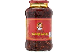 ‎LAO GAN MA Geroestete Chilipaste, Crispy Chilli in oil 670 g, geroestete Chiliflocken mit Zsechuan Pfeffer