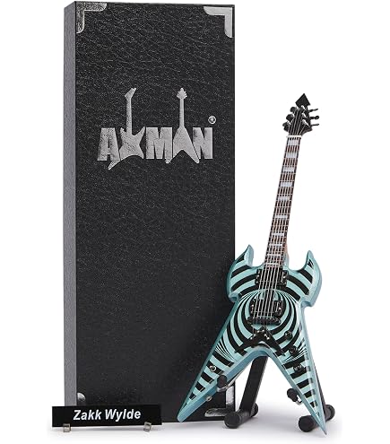 Axman Réplique de guitare miniature Randy Rhoads (Quiet Riot) – Cadeaux musicaux – Ornement fait à la main – Comprend une boîte de présentation, une étiquette de nom et un support de