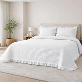 Victorio &amp; Lucchino Anaya Washed Thermo Sealed Quilt with Double Ruffle with Lace &ndash; Includes Cushion Covers (White, Bed 150 c
