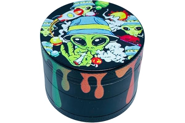 Grinder Alien original moulin à épices zinc durable 4 parties robuste moudre avec sa spatule à pollen couvercle aimanté pour fermeture parfaite extra terrestre popcorn crazy frog fusée fumée (50 mm)