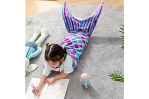 ‎BLOSSOM&THORN Blossom&Thorn Meerjungfrau Decke für Erwachsene und Kinder, Universelle Schlafdecke aus Flanell als Meerjungfrauenflosse (100 cm x 140 cm, Navy Blau)