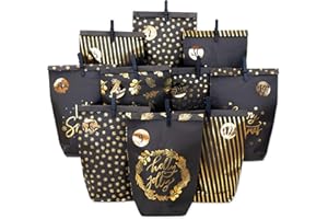 ‎PAPIERDRACHEN Papierdrachen Adventskalender 2025 – 24 bedruckte Papiertüten zum Selbstbefüllen - schwarz-gold - 24 Zahlensticker und Holzklammern - 6 Designs - Weihnachten