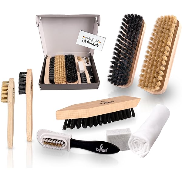 Kit De Voyage Pour Nettoyer Les Chaussures En Cuir - Cirage, Brosses Et Chiffon - Rise'n Shine, Neuf Vintage