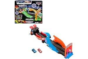 Mattel Cars Auta Glow Racers Nocny wyścig Tor świecący w ciemności Zestaw z 2 pojazdami świecącymi w ciemności (Zygzak McQueen i Jackson Sztorm) HPD80