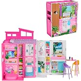 Barbie'nin Yeni Portatif Evi 2024 Barbie'nin Yeni Portatif Evi 2024, 4 oyun alanı ve 11 dekorasyon aksesuarı bulunan bebek ev