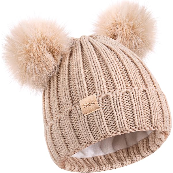 Accessori Della Stagione Invernale I Bambini Indossano Cappelli A Maglia Ragazze Con I Capelli Lunghi E Felici Volti Sorridenti Image156352091