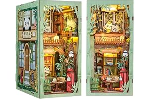 CUTEBEE Kit Book Nook - Maison Miniature à Monter soi-même - Maison de poupée - avec Housse de Protection Contre la poussière et lumière LED - Kit de modélisation pour Adultes(Panda Bookshop)