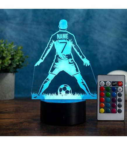 HooJtny 3D Madrid Fußballlampe – LED Nachtlicht Mit 16 Farben, Fernbedienung & Sensorsteuerung, Acrylplatte, Dimmbar, USB- Oder Batteriebetrieb – Ideales Geschenk Für Junge Fußballfans