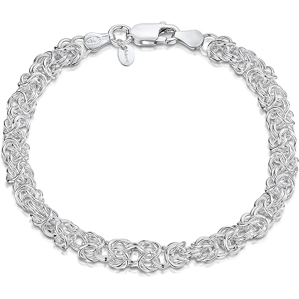 Ear cuff van gerhodineerd zilver met zirkonia in pavézetting - EAR IT UP