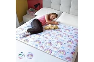 ‎HYGGE SUPPLIES Hygge Sheets® Bettunterlage wasserdicht für Kinder | passend für Doppel- & Familienbetten | Atmungsaktive, waschbare Matratzenauflage bei Inkontinenz mit seitlichem Einschlag | Regenbogen