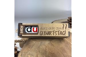 Urhome Geschenkbox Alles Gute zum 77. Geburtstag mit Duplo Schokoriegel - Überraschung Holzbox mit Spruch Gravur inkl. Schokolade Geschenk Riegel - Geburtstagsgeschenk für Erwachsene Mann Frau