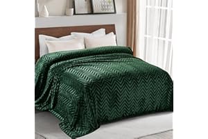 ‎WHALE FLOTILLA Whale Flotilla Kuscheldecke mit Chevron Muster 150x200 cm, Warme Sofadecke Wohndecke Superweiche und Kuschelige Fleecedecke Flanell Decke, Dunkelgrün