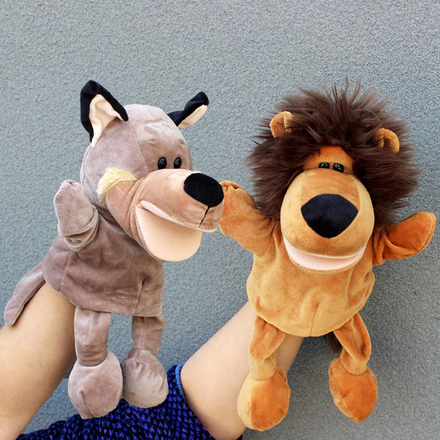 XSQD 2 Piezas Marionetas De Mano León y Lobo Gris, Marionetas Contar Cuentos para Adultos Pueden Mover para Abrir Boca, Títeres Actuación Lenguaje Abdominal, Adecuado para Espectáculos Trama Escénica
