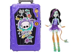 Monster High Straszysekrety Seria 7 Upiorystyczne wakacje Jinafire Long Zestaw: lalka, walizka i akcesoria-niespodzianki, w tym ubranka dla lalki, zabawka dla dzieci 4+, JDR52