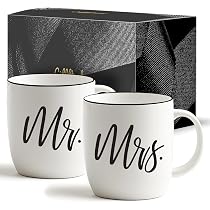Tazza con scritta Eucalyptus Mr. and Mrs. 2026, regalo di nozze personalizzato per lui e per lei (PNG, download digitale), nome e data