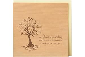 ‎HOLZGRUSSKARTEN.AT Original Holzgrusskarte - Motiv "Baum des Lebens - tiefe Wurzeln" aus Kirschholz, Geschenkkarte, Grußkarte, Postkarte, Spruchkarte, Klappkarte, Einladung, Billet