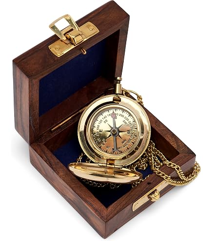 Bussola Scout In Ottone Con Giuramento Inciso E Calendario 2005-2054 – Regalo In Scatola Legno
