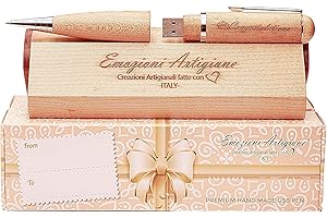 EMOZIONI ARTIGIANE Penna Regalo Originale in Legno Multifunzione USB 32Gb, Regalo per: Laurea, Compleanno, Anniversario. Incisione a Mano Congratulations. Raffinata Scatola Regalo con Incisione. Prodotto Artigianale.