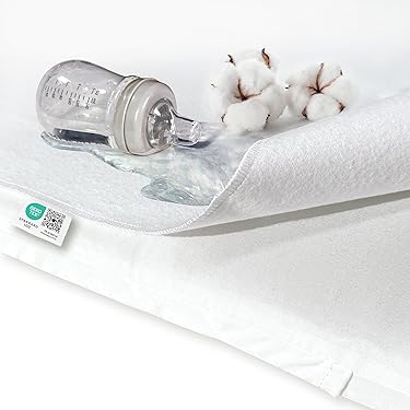 Waterdichte matrasbeschermer van badstof met aloë vera voor babybedjes Waterdichte matrasbeschermer van badstof met aloë vera voor babybedjes
