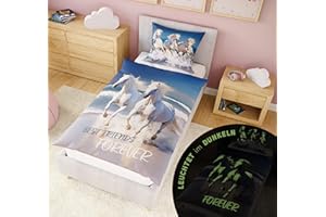 ‎CARPE SONNO CARPE SONNO Kinder Bettwäsche 135x200 Kinder [Leuchtet im Dunkeln] Pferde + 10 Spiele | 100% Baumwolle + Oeko-Tex 100 | Leuchtende Kinderbettwäsche Glow in The Dark | Pferde Bettwäsche Mädchen 135x200