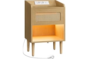 ‎SONGMICS HOME SONGMICS HOME Kolekcja BOHOVEN – stolik nocny ze stacją ładującą, stolik boczny z czujnikiem ruchu, stolik kawowy o wyglądzie rattanu, nogi z litego drewna, sypialnia, dąb beżowy LET617Y02V1