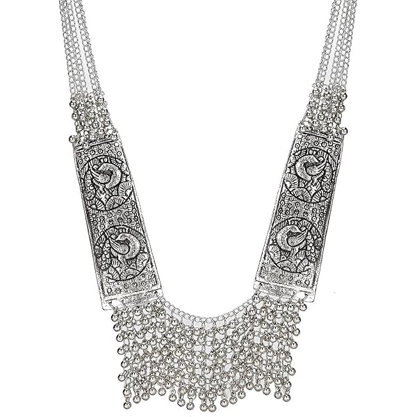 Jinsiy qiz oz sevgilisini kunnilingusni facesitting uslubida bajarishga majbur qiladi.