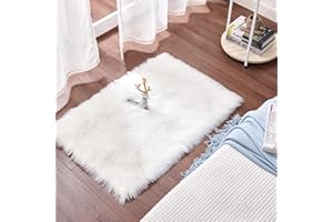 CUMAY Dywan - sztuczne owcze futro, przyjemne, miękkie, długie runo - dywanik przed łóżko, tapczan, do salonu, mata na sofę (kolor: biały, 60 x 90 cm)