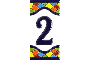ART ESCUDELLERS Numero casa. Insegna con numeri e lettere fatte di piastrelle di ceramica policroma, dipinte a mano con la tecnica "cuerda seca", nomi indirizzi e segnaletica. Testo personalizzabile. Disegno MOSAICO MEDIANO 10,9 cm x 5,4 cm. (NUMERO DUE 2")