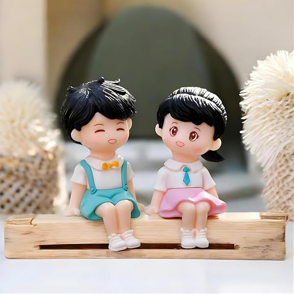 Buy Kartik Kreation Walking Old Couple Miniature Showpiece- Best