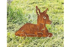 ‎STEINFIGURENWELT GIEBEN Rehkitz liegend 37x32cm Gartenstecker Edelrost Gartendeko Rost Metall Rostfigur REH Hirsch Kitz von Steinfigurenwelt