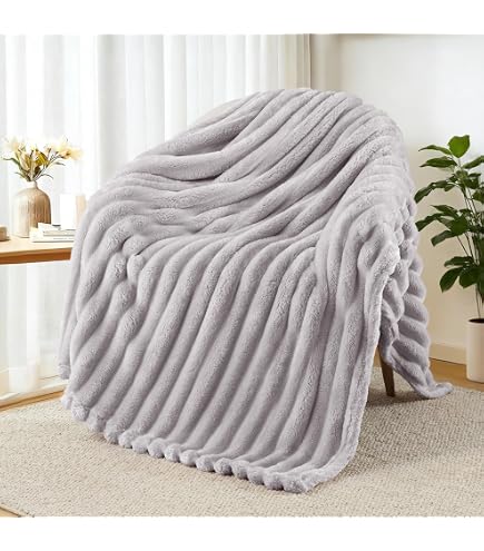 NIULAA 2 Pezzi Copricuscini Divano 45x45 Verde Morbide Peluche Federe Cuscini Moderni Copricuscini Quadrati Federe per Cuscini Copri Cuscini con Cerniera in Stile Marocchino Decorativi