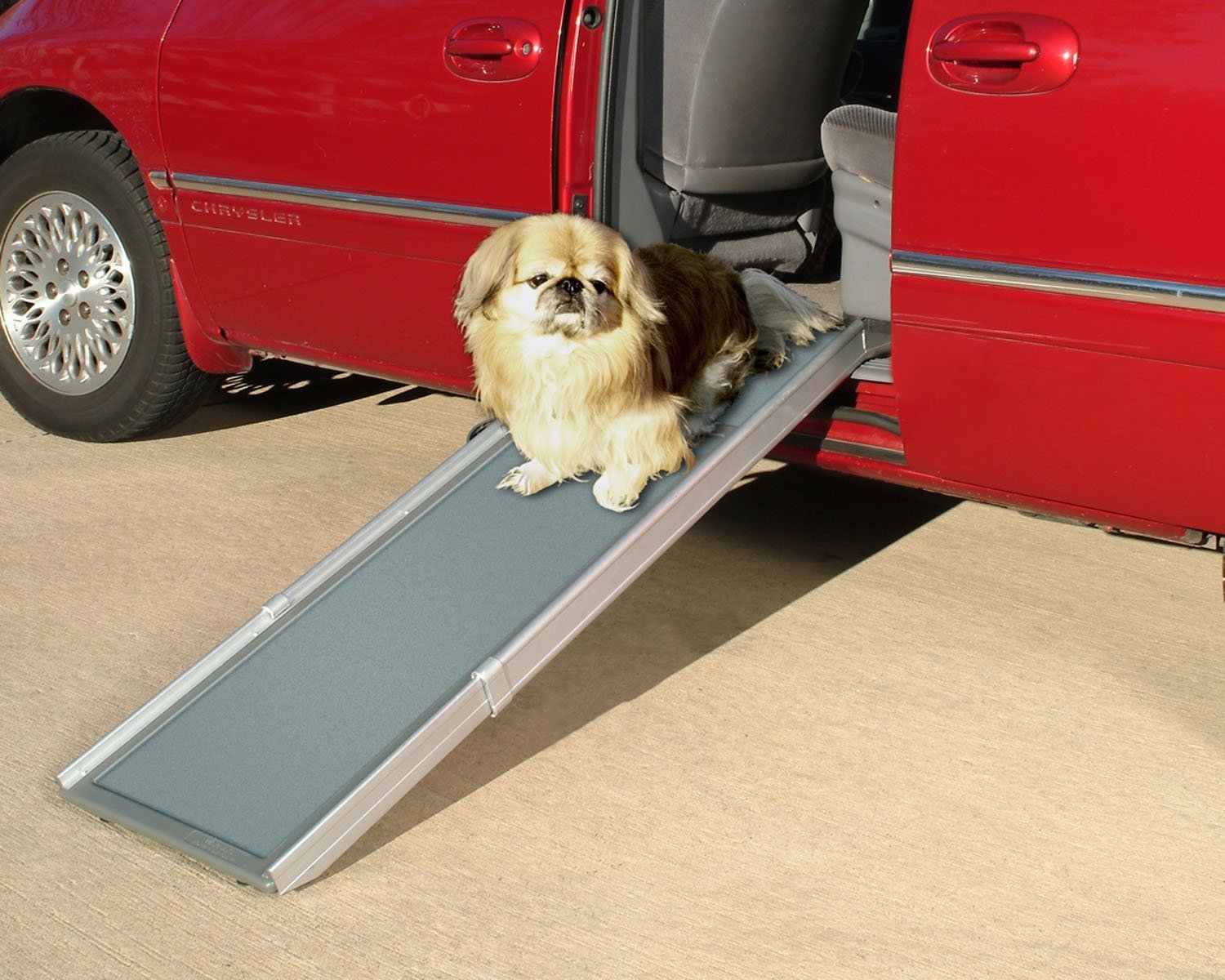 Lightweight and Easily Adjustable PetSafe Solvit Telescopic Dog Ramp 99