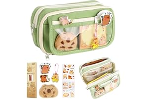 FYSL Estuche Kawaii Capibara, 9 Compartimentos con Peluche Capybara Bolígrafos Stickers y Llavero, Estuche Grande Resistente para Niños/Niñas, Verde
