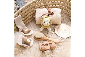 Youuys 6-Teilig Baby Geschenk zur Geburt für Neugeborene, Geschenk zur Junge und Mädchen Badetücher, Handmade Rassel, Holzspielzeug, Meilensteinkarten, Socken, Bürste, Babyparty (Löwe)