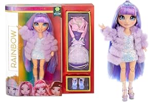Rainbow High, Violet Willow, Bambola da collezionare, Colore Viola, Vestita con completini eleganti, accessori e supporto per bambole, Serie 1, Regalo ottimo a partire dai 6 anni