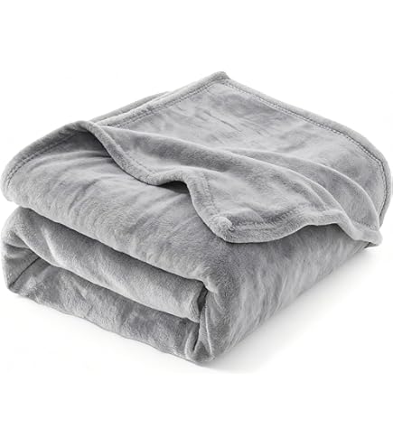 DecoKing Couverture Polaire 150 X 200 Cm Plaid Doux En Microfibre Pour Lits Canapés Chaises Et Divans Style Scandinave Chaude Légère Et Pour Toutes Les Saisons Bleu Clair Henry