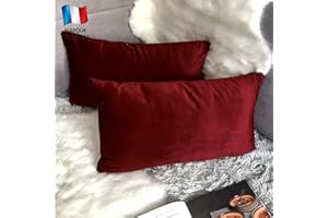 Douceur De Plumes Lot de 2 Housse de Coussin Bordeaux Rouge Velours 30x50 cm Uni, Taie d'oreiller Rectangulaire Doux et Moderne pour Salon Scandinave, Ruby Vin Canapé (2 Bordeaux)
