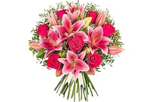 Handbunden bukett med färska blommor: Rosa rosor och liljor levererade till födelsedagar och alla tillfällen! (Stor)
