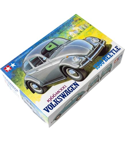 Coche A Escala 1:24 Volkswagen Beetle 1967 - Edición Gremlins, Con Figura Del Gremlin, Puertas Abribles Y Presentado En Vitrina