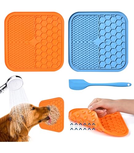 LickiMat Klassieke speeldatum, hondenvoermat voor verveling en angstverlichting, ideaal voor eten, traktaties, yoghurt of pindakaas, hondenlikmatten, leuk alternatief voor een Slow Feeder hondenbak LickiMat Klassieke speeldatum, hondenvoermat voor verveling en angstverlichting, ideaal voor eten, traktaties, yoghurt of pindakaas, hondenlikmatten, leuk alternatief voor een Slow Feeder hondenbak