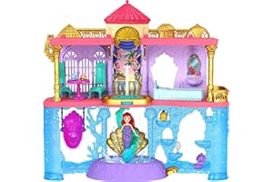 Mattel Księżniczka Disneya Pałac Arielki Domek dla lalek, mała lalka, 1 figurka przyjaciela, 12 elementów, 6 obszarów zabawy i basen, inspirowany filmem Disneya HLW95