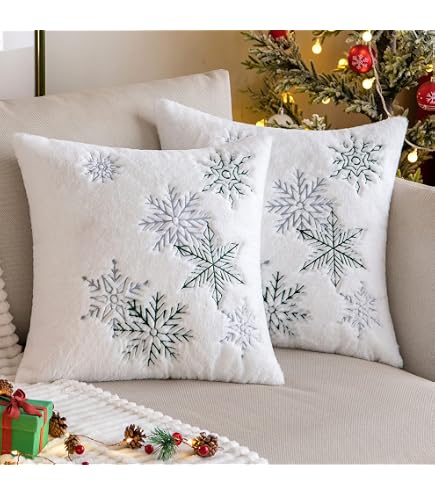 2 Weihnachts-Kissenbezüge 45x45 Cm – Aus Kunstfell & Samt, Mit 3D Schneeflocken-Stickerei, Weiß, Für Couch & Wohnzimmer