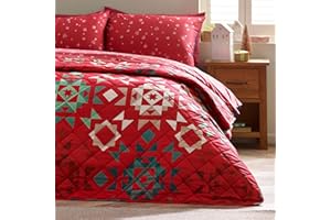 Catherine Lansfield Christmas Patchwork 220x230cm Quilted Bedspread Red