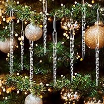 Giocattolo In Forma Di Ghiacciolo Appeso A Un Albero Di Natale Con Ghirlande Spazio Copia Messa Fuoco Selettiva Image159475183